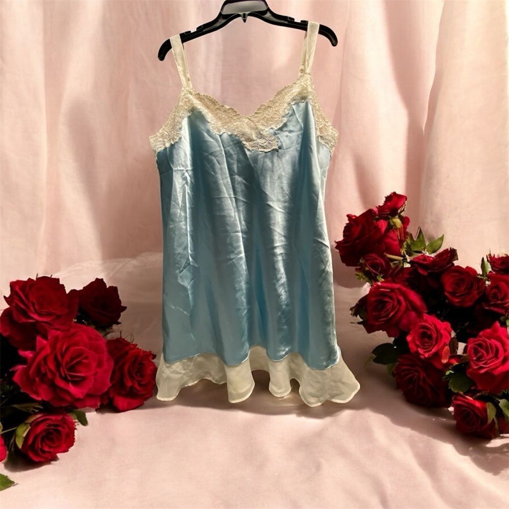 ^Morgan Taylor large Sky-Blue Chemise with Cream Lace and layer hemline